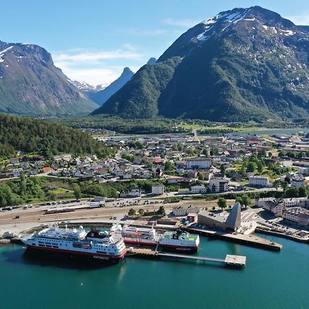 Andalsnes Sentrum 1-Room Apartment No3 エクステリア 写真