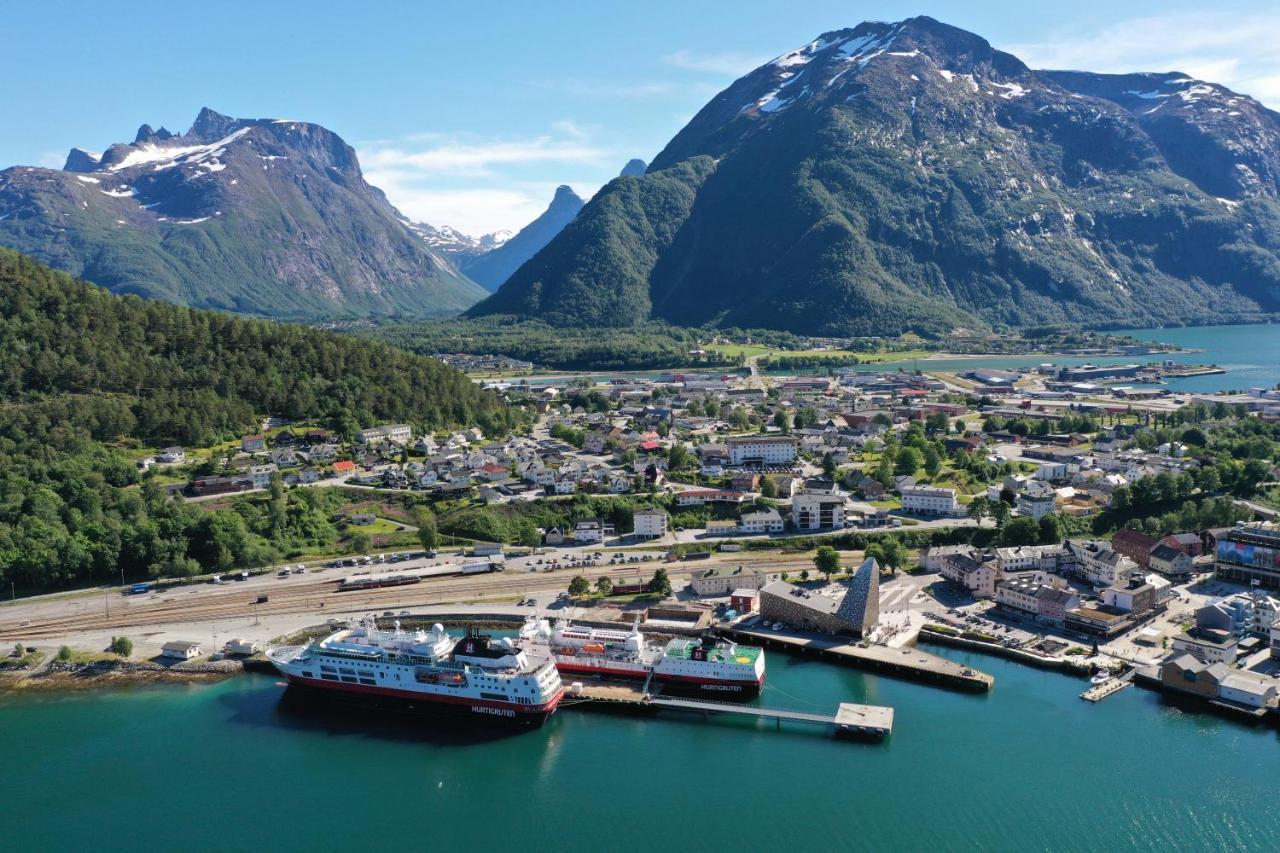 Andalsnes Sentrum 1-Room Apartment No3 エクステリア 写真